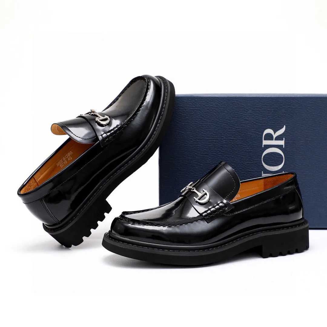 Men's shoes 💰700 💐《Dior》Dior 🇮🇹🇮🇹 counter synchronization Top purchasing agent 🔍🔍Men 2⃣️0⃣️2⃣️4⃣️Business leather shoes Original open-edge beads imported from Italy, fully imported cowhide leather lining, sole: original T men's shoes 💰U outsole, exclusive movable molded sole, super comfortable, original factory follow-up goods, 🔍🔍high quality, can be entered and exited the counter at will, welcome to compare, regular code 39-44 (38.45🉑️customized)